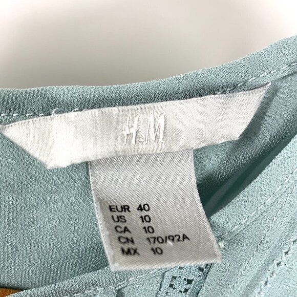 H&M Short Sleeve Blouse Pleated Yoke Keyhole Back Lined Sage Green Sz 10 - Picture 3 of 5